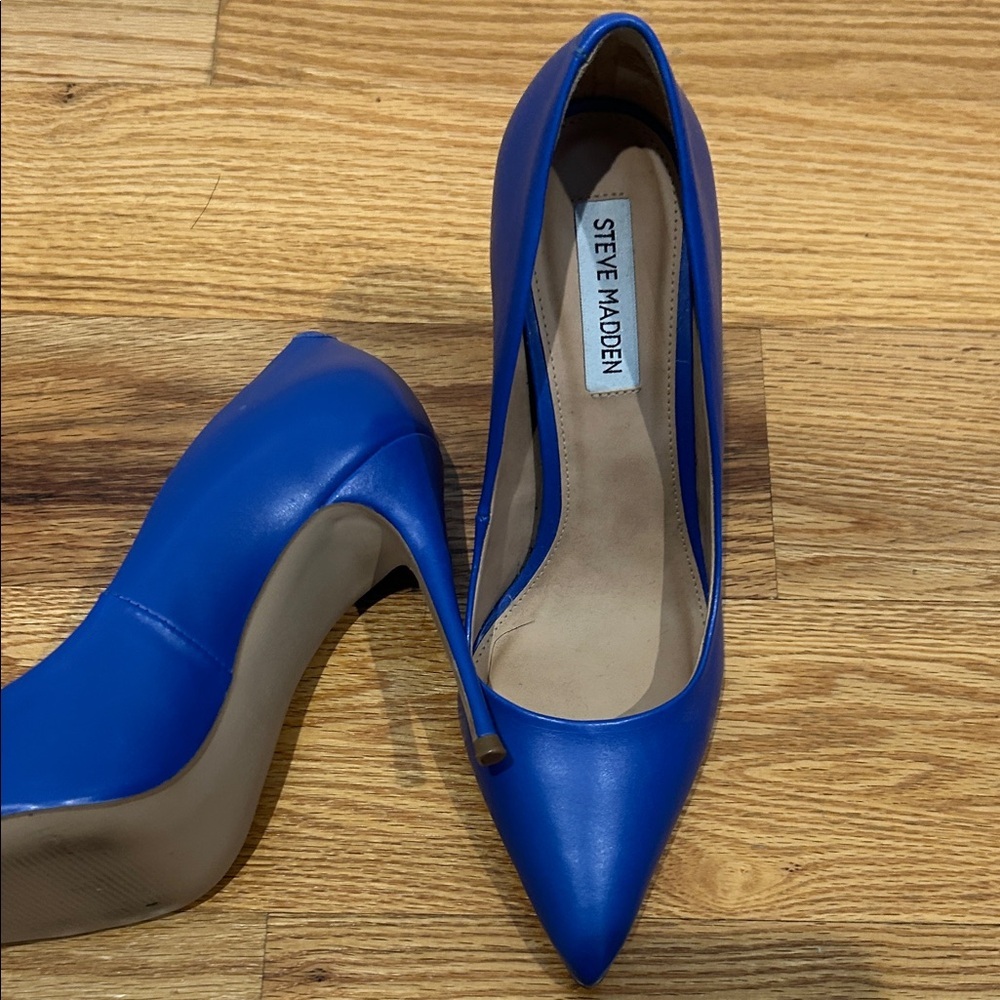 Steve Madden Vibrant Blue Pointed Heels - Picture 4 of 6